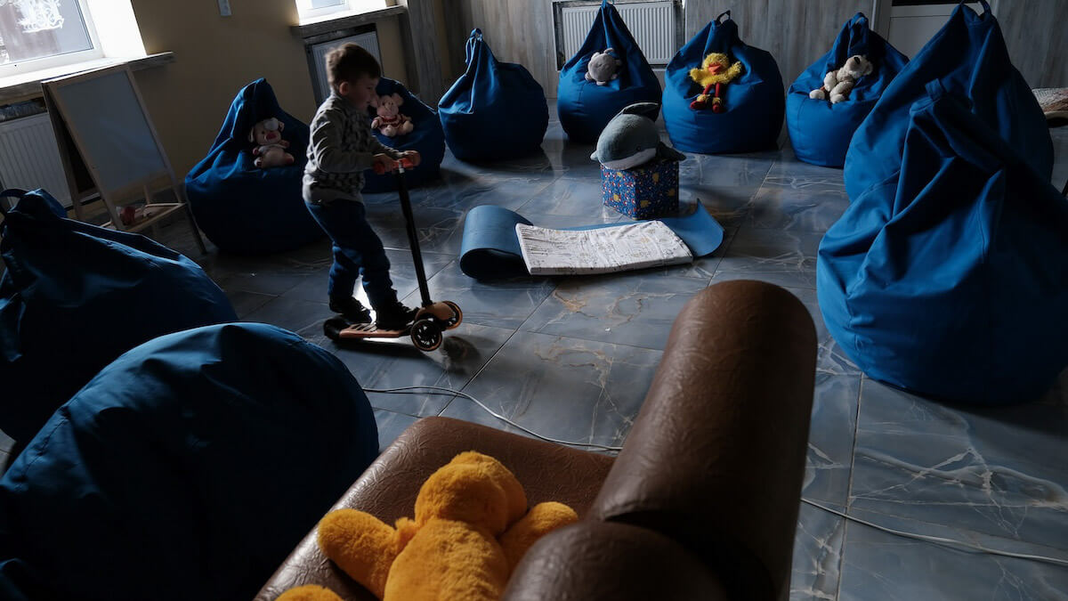 Un nuevo centro infantil, contruido por una ONG ucraniana en Sviatorhirsk para que los 45 menores que hay ahora en la ciudad puedan realizar actividades educativas - PHOTO/MARÍA SENOVILLA