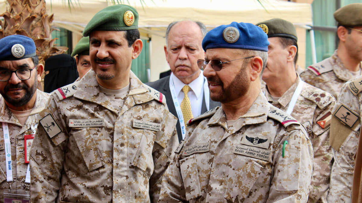 PHOTO/CENTCOM - El jefe del Estado Mayor de la Defensa, mariscal Fayad bin Hamed al-Ruwaili (en imagen), y el jefe de su Fuerza Aérea, teniente general Turki bin Bandar bin Abdulaziz al-Saud, quieren ampliar las capacidades aéreas