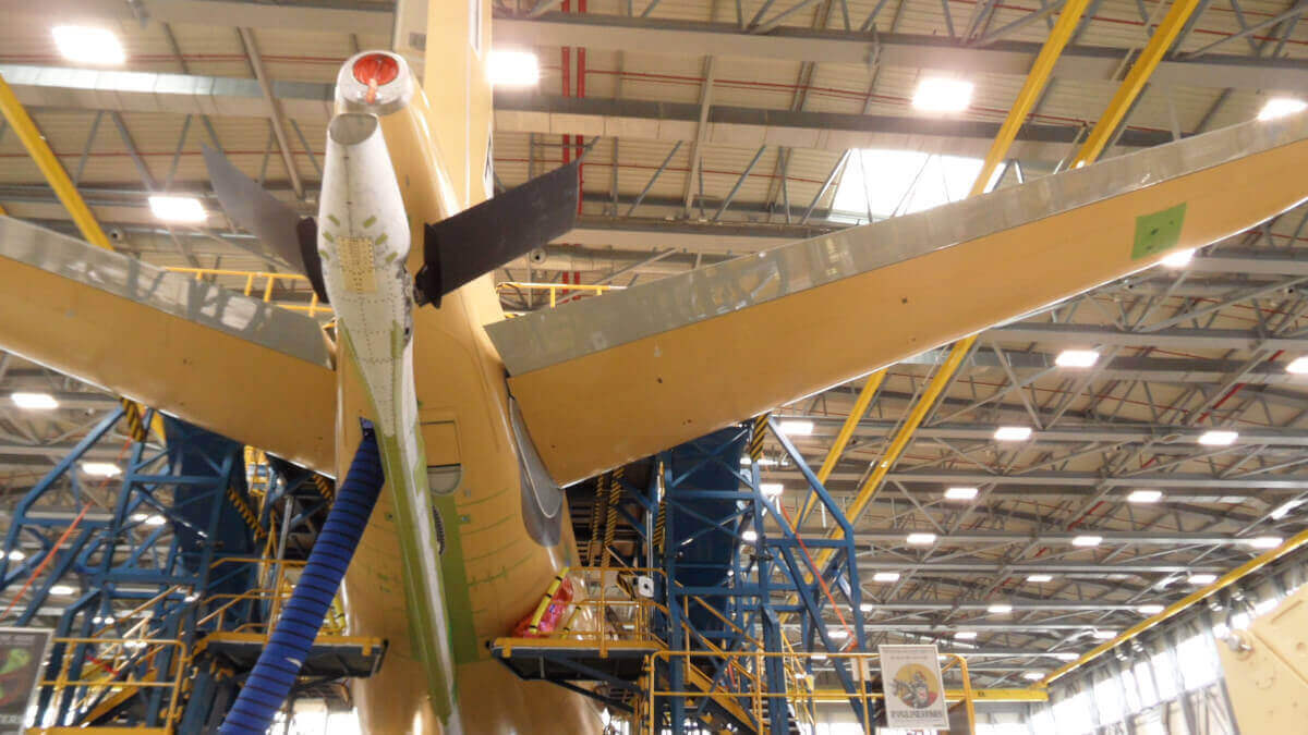 PHOTO/JPons - En la planta de Airbus en Getafe, cerca de Madrid, se somete a cada A330 a una profundo reconversión estructural y tecnológica para convertirlos aeronaves militares polivalentes MRTT