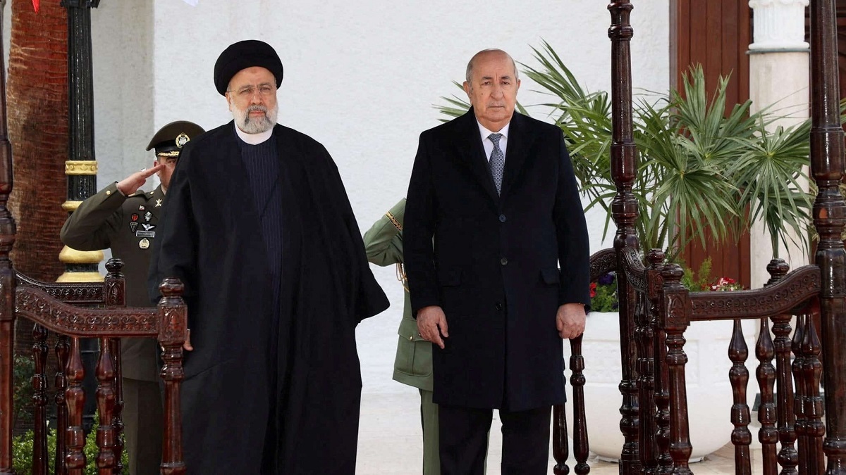 El presidente argelino, Abdelmadjid Tebboune, recibe al presidente iraní, Ebrahim Raisi, en el Palacio El Mouradia, en Argel, Argelia, el 3 de marzo de 2024. Presidencia argelina/Handout via REUTERS ATENCIÓN EDITORES