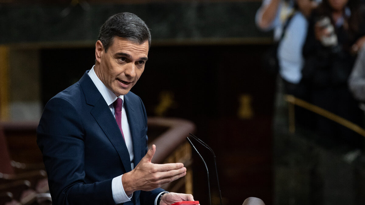 PHOTO/PSOE - Elegante, esbelto y bien parecido, tarda el mínimo tiempo en acudir a Congreso y Senado para dar las explicaciones que le requiere la oposición política, siempre desde la amabilidad y nunca en tono bronco