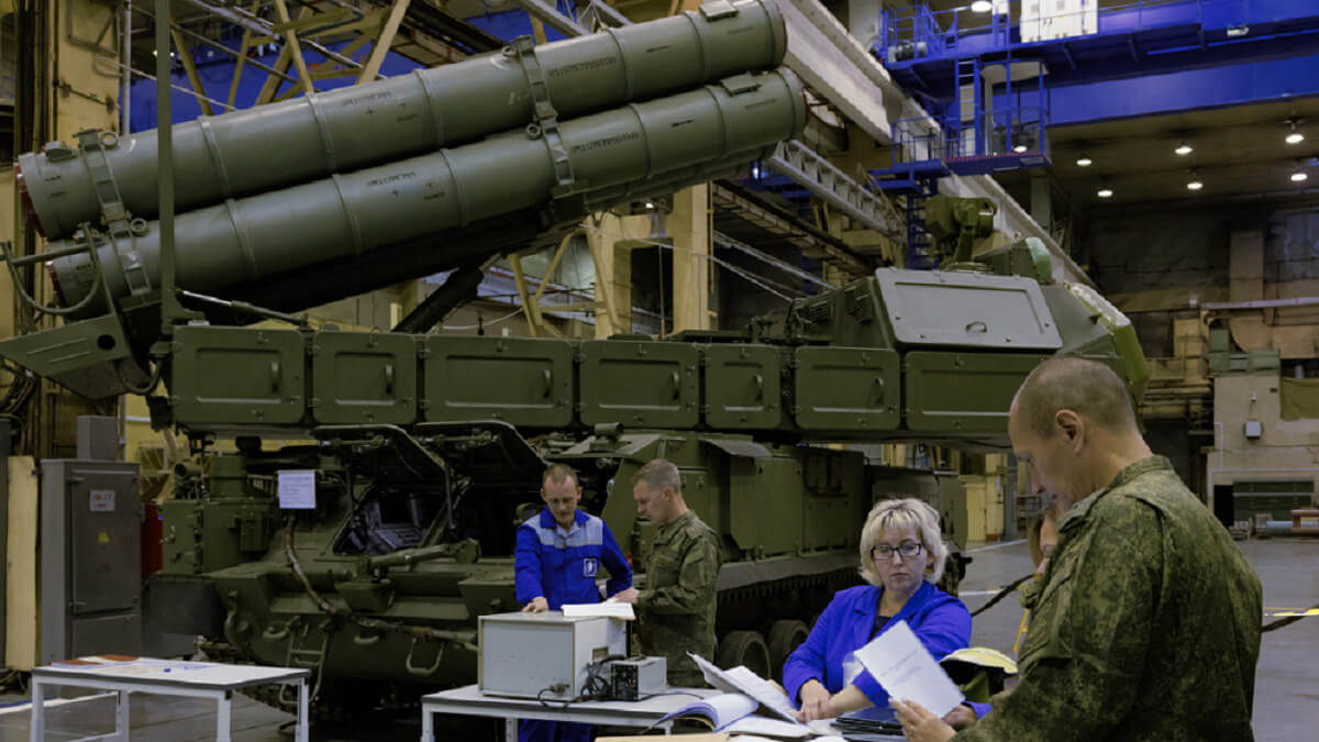 El ministro de Defensa alemán, Boris Pistorius, va a enviar 100 vehículos de combate, otros tantos de transporte y 10.000 proyectiles de artillería para intentar paliar la gran producción de la industria militar rusa - PHOTO/Russian Ministry Of Defense