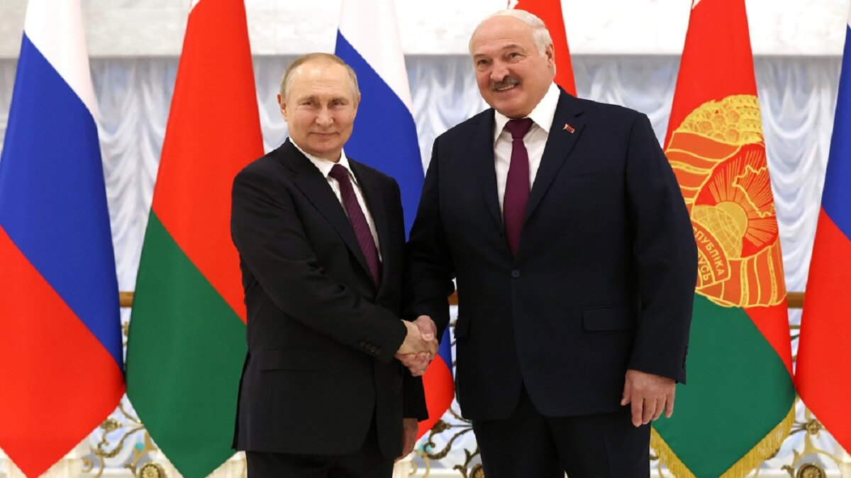 El presidente de Bielorrusia, Aleksander Lukashenko, es el más fiel aliado de Putin en su operación militar de arrebatar territorios a Kiev y su principal socio en la CSTO, la versión rusa de la OTAN - PHOTO/Kremlin-Konstantin Zavrazhin