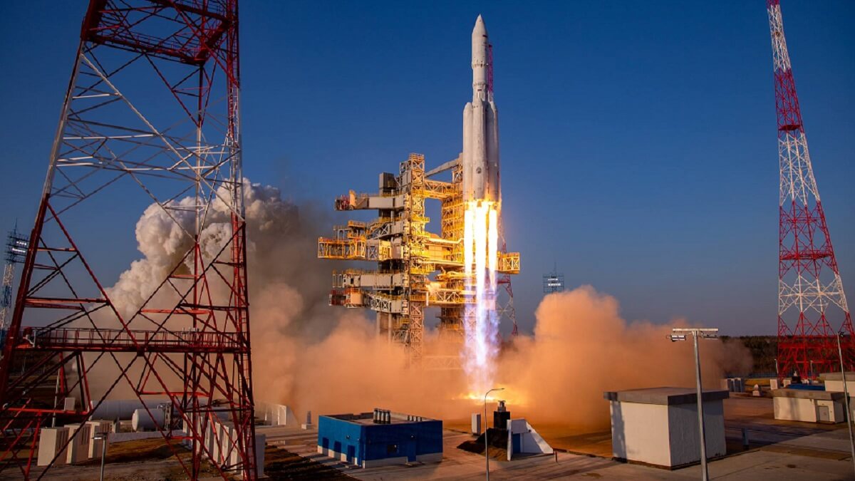 Khunichev-Roscosmos - El despegue del cohete pesado Angara-A5, sexto disparo ruso de 2024, se ha producido el 11 de abril desde el cosmódromo de Vostochny - PHOTO/Natalia Berezhnaya-