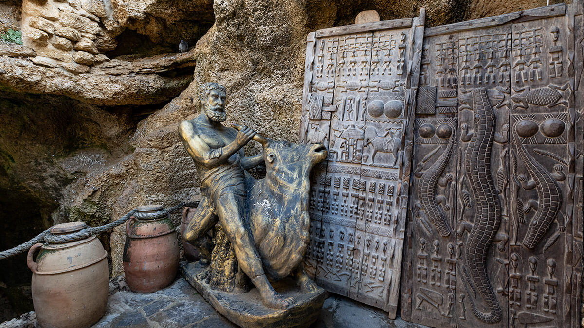 En el extremo noroeste del continente africano, junto al Cabo Espartel de Tánger, se encuentran escondidas las Cuevas de Hércules<strong> - PHOTO/ATALAYAR</strong>