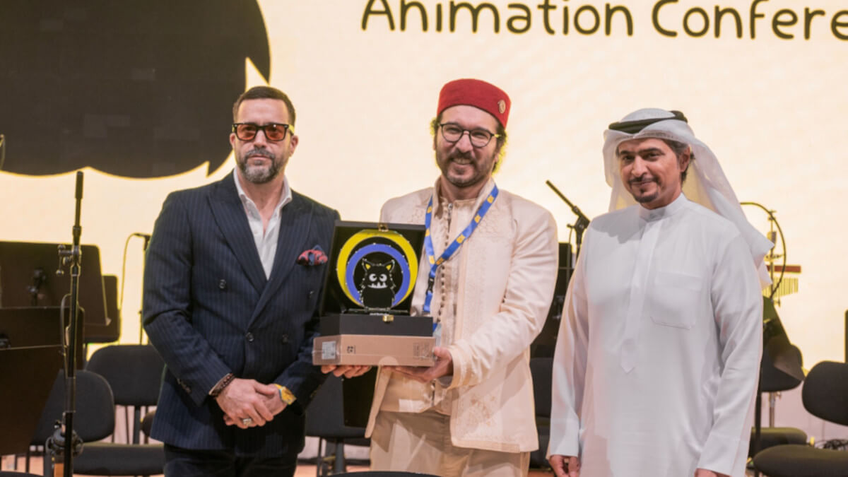 El ganador del primer puesto de "Pitch the Project Award" Boubaker Boukhari