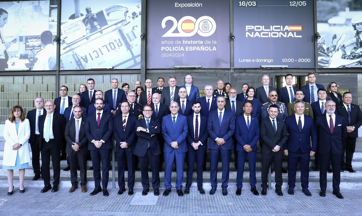 POLICIA ESPAÑA 200 ANIVERSARIO