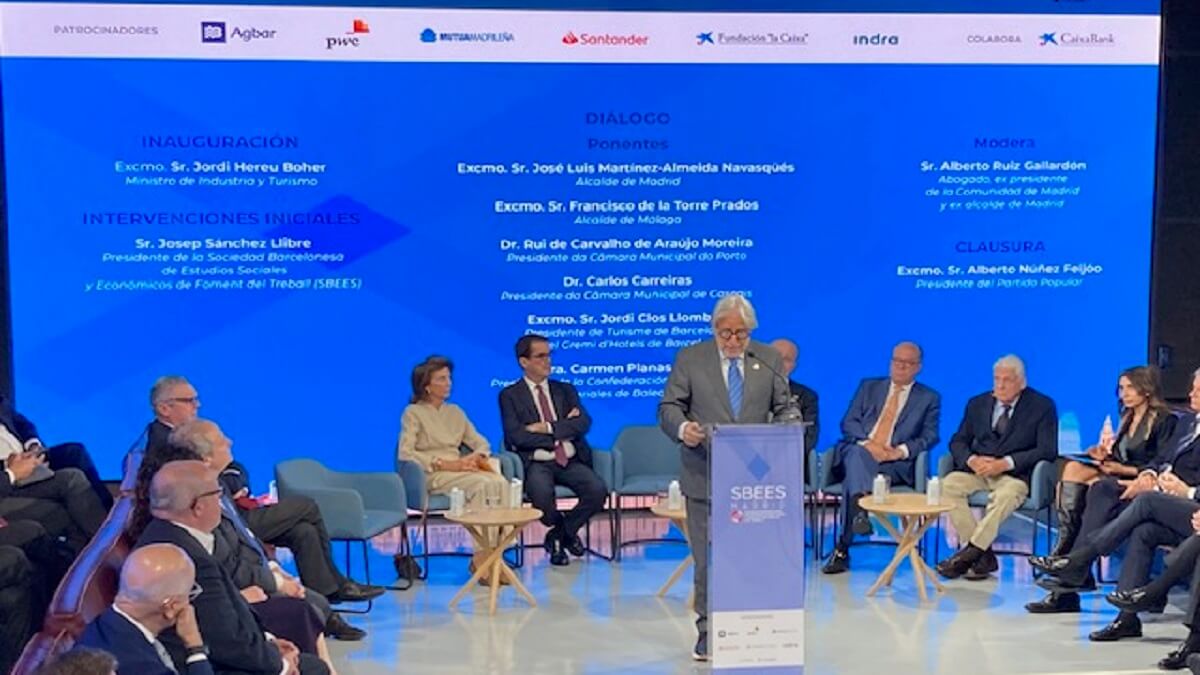 Josep Sánchez Llibre - El futuro del turismo en las ciudades españolas y portuguesas - All in One Caixabank, Madrid