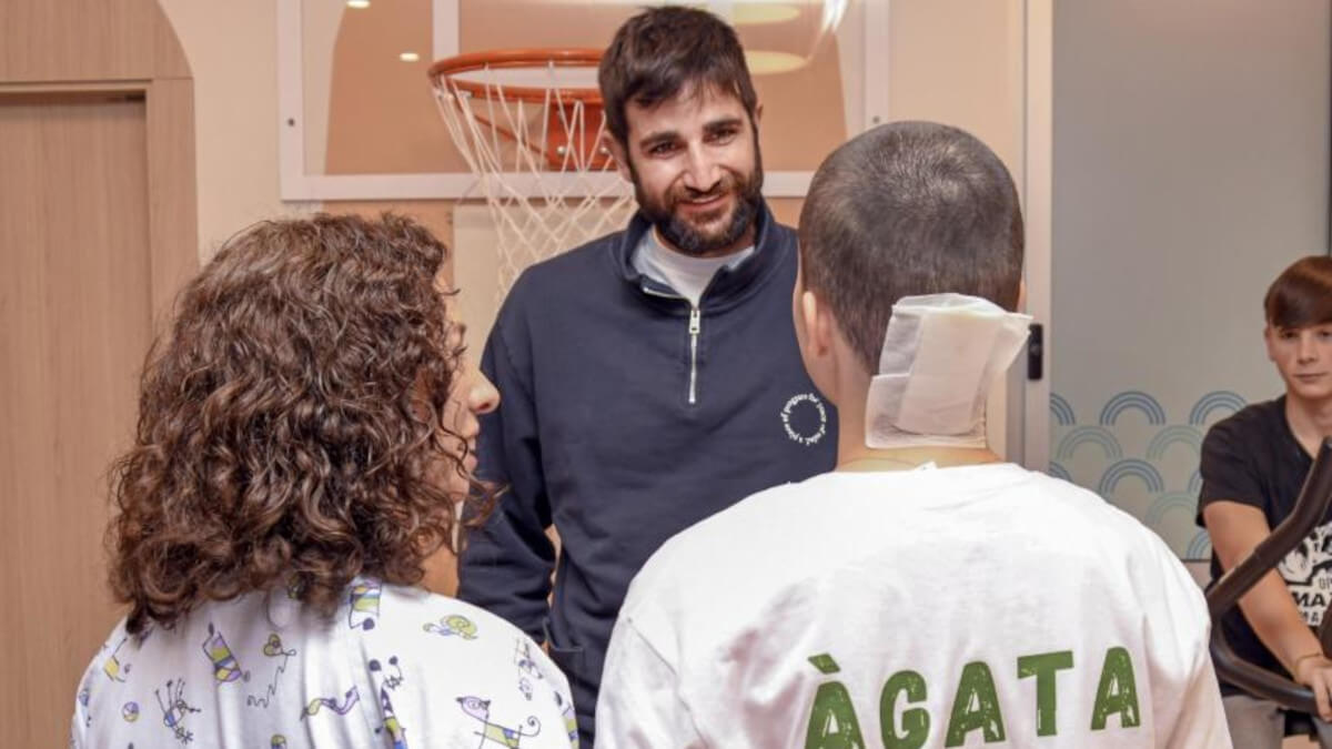 Ágata es una de las pacientes de la nueva Área Terapéutica de Rehabilitación Infantil y Adolescente del Hospital Universitari la Vall d'Hebrón.© Adrián Quiroga. Fundación "la Caixa"