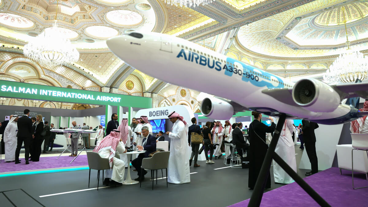 Arabia Saudita y delegados extranjeros asisten al Foro de Aviación del Futuro en Riad el 20 de mayo de 2024 - Foto de Fayez Nureldine / AFP