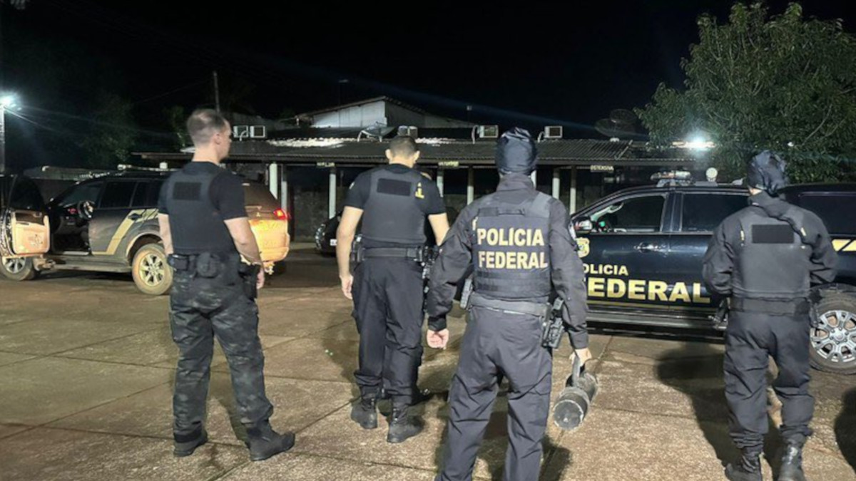 Miembros de la Policía Federal de Brasil en una intervención contra el tráfico ilegal de armas <strong>- PHOTO/X/@policiafederal</strong>