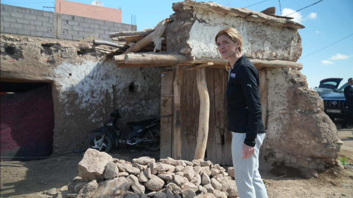 Samantha Power, administradora de USAID, durante su visita a las zonas más afectadas por el terremoto sufrido en septiembre de 2023 - PHOTO vía <a  data-cke-saved-href="https://creativecommons.org/licenses/by-nc/2.0/" href="https://creativecommons.org/licenses/by-nc/2.0/">USAID U.S. Agency for International Development</a>