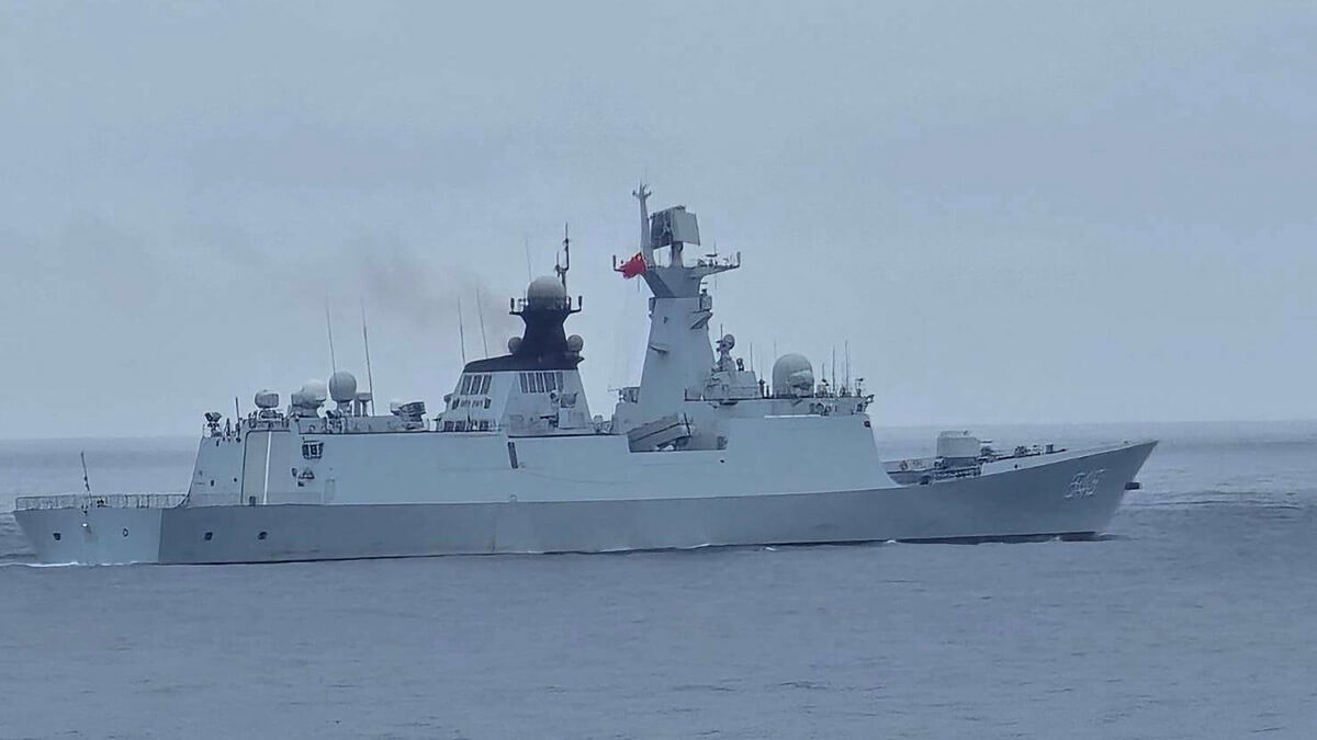 <p>Un buque de guerra chino navega en aguas cerca del islote Pengjia en el norte de Taiwán, en esta imagen publicada el 23 de mayo de 2024 - PHOTO/Ejército Popular de Liberación de China (EPL) - Guardia Costera de Taiwán vía REUTERS</p>