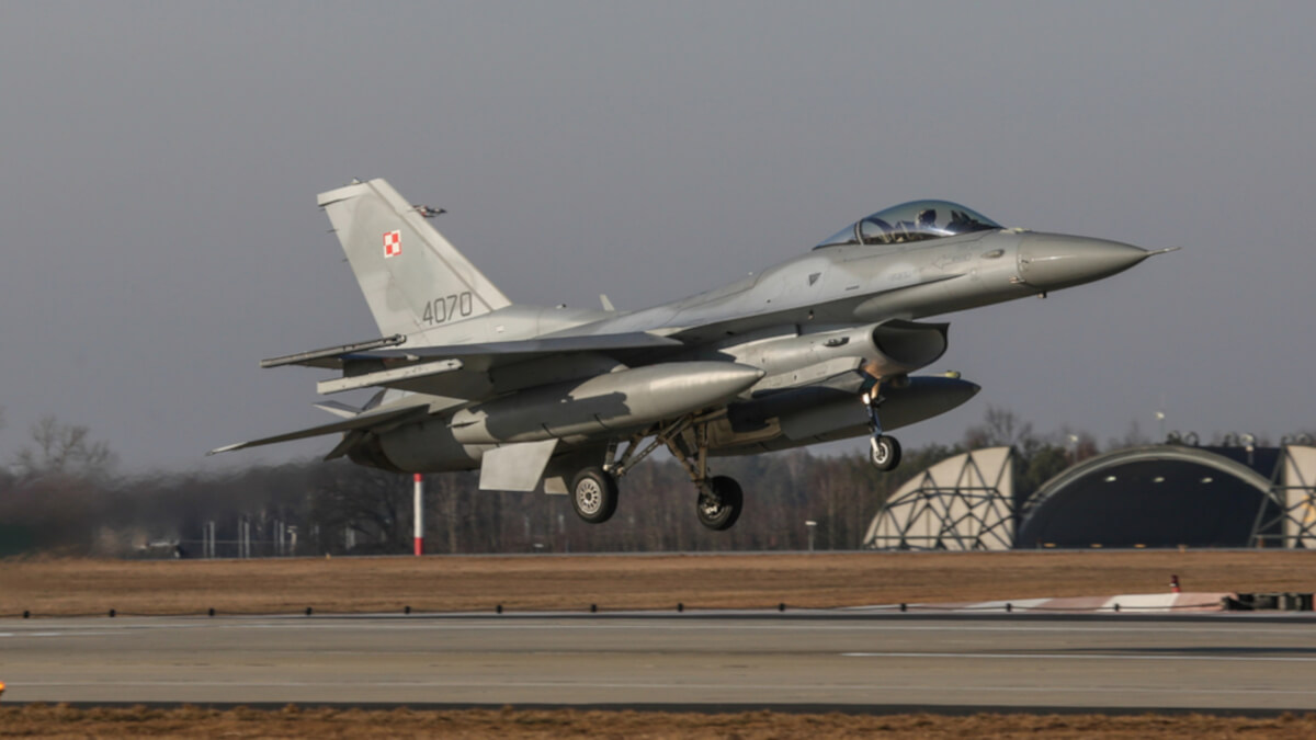 Avion F-16 Viper norteamericano - <a data-cke-saved-href="https://depositphotos.com/es/?/" href="https://depositphotos.com/es/?/">Depositphotos</a>