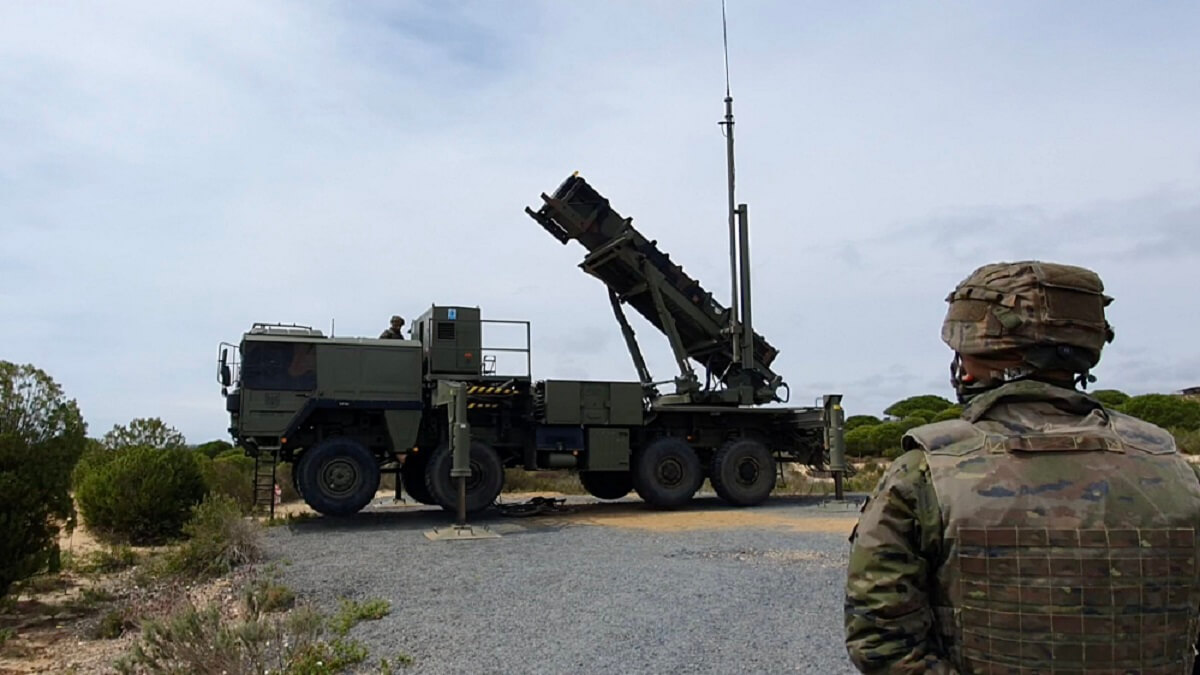 El Ejército quiere que los remozados lanzadores Patriot puedan disparar misiles PAC-2 de Raytheon y también los más avanzados PAC-3 SME desarrollados por Lockheed Martin - PHOTO/ET