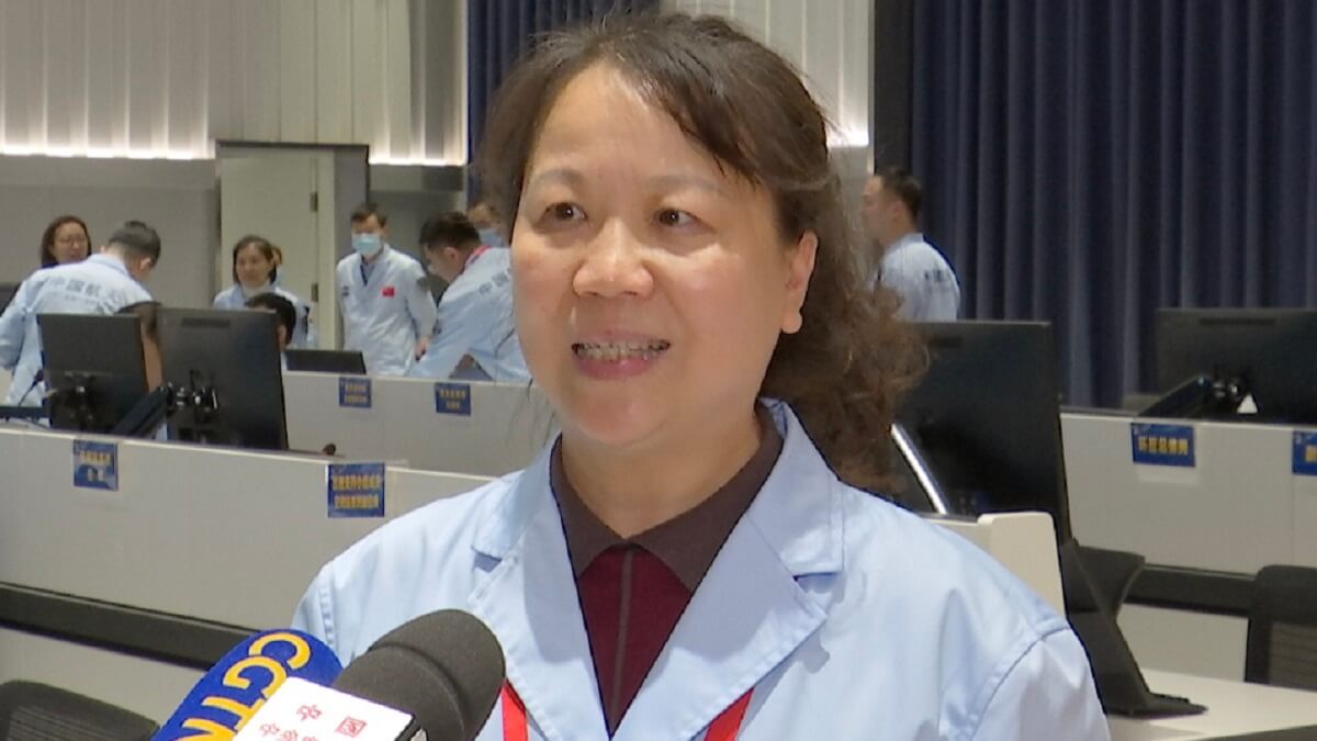La profesora Huang Weifen está al frente de la Oficina del Programa de Vuelos Espaciales Tripulados, cuyo programa de estudios y prácticas deben superar quienes aspiran a convertirse en astronautas - PHOTO/CCTV