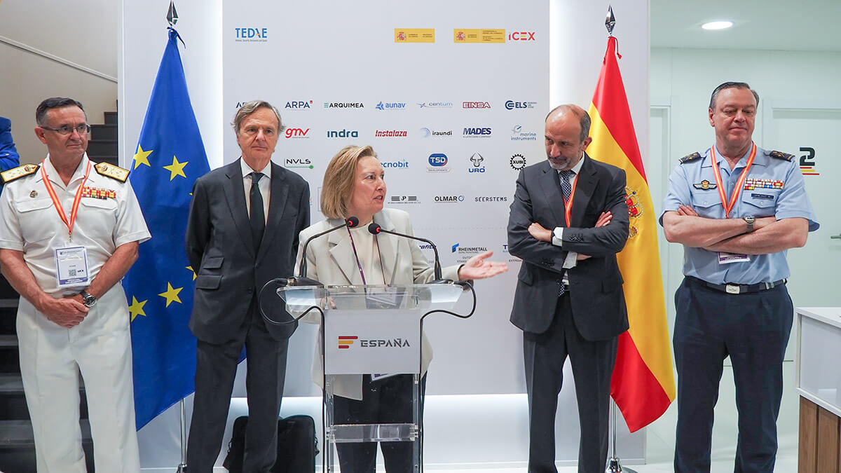 La secretaria de Estado de Defensa, Amparo Valcarce, ha encabezado una amplia delegación oficial y ha transmitido a los industriales nacionales el que ha calificado como fuerte compromiso inversor de su Ministerio - PHOTO/TEDAE