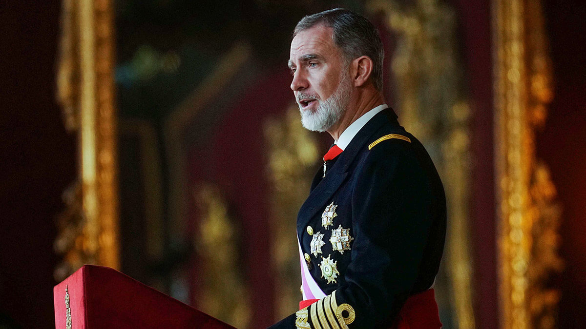 El rey Felipe VI de España pronuncia un discurso durante la ceremonia militar de Pascua Militar en el Palacio Real de Madrid el 6 de enero de 2024 - AFP/BORJA SÁNCHEZ-TRILLO