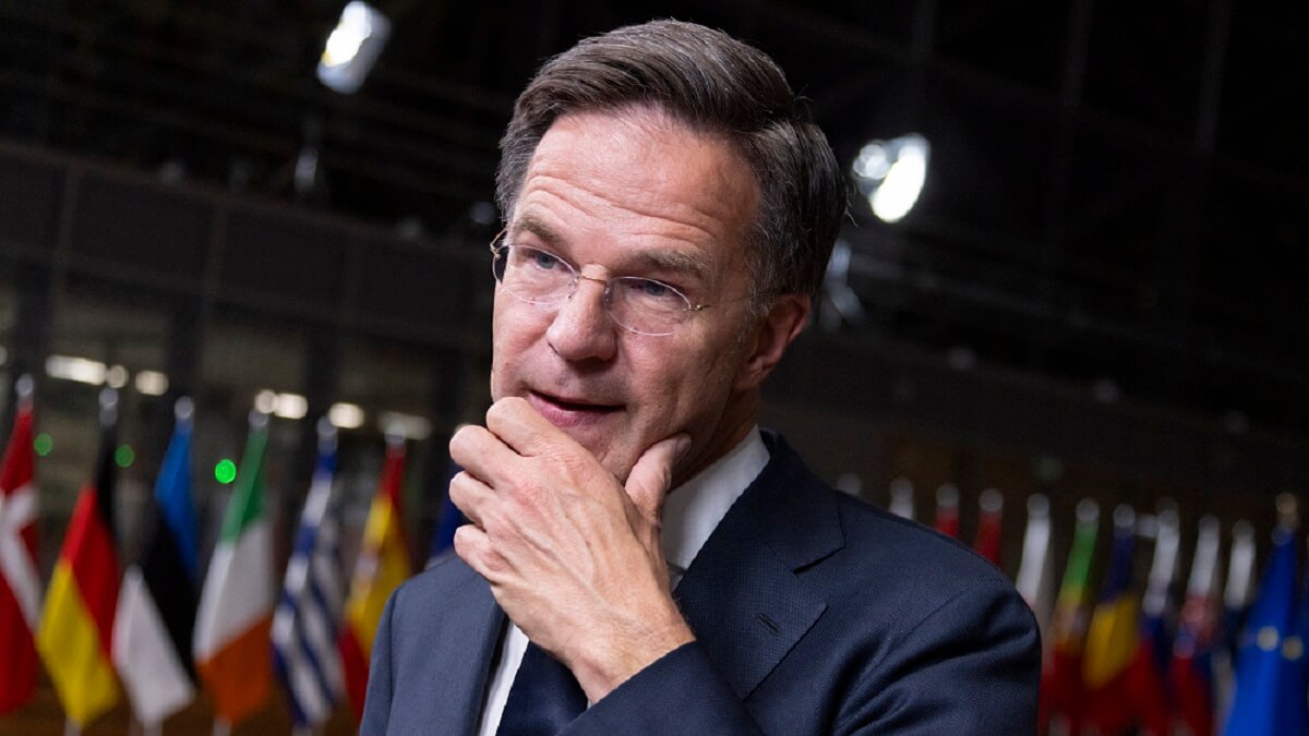 El primer ministro holandés, Mark Rutte, se dirige a la prensa al término de la reunión informal de líderes europeos en Bruselas, el 17 de junio de 2024 – PHOTO/Diego Ravier/Hans Lucas/Hans Lucas vía AFP)