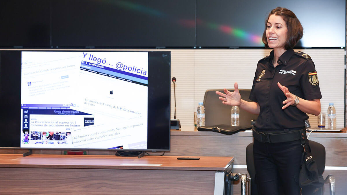 <p>Curso de formación sobre las últimas novedades en técnicas de comunicación de seguridad dirigido a los encargados de la comunicación de seguridad a nivel autonómico y central, organizado por la Dirección General de Seguridad Nacional en coordinación con la Policía Nacional de España - PHOTO/@DGSN_MAROC</p>