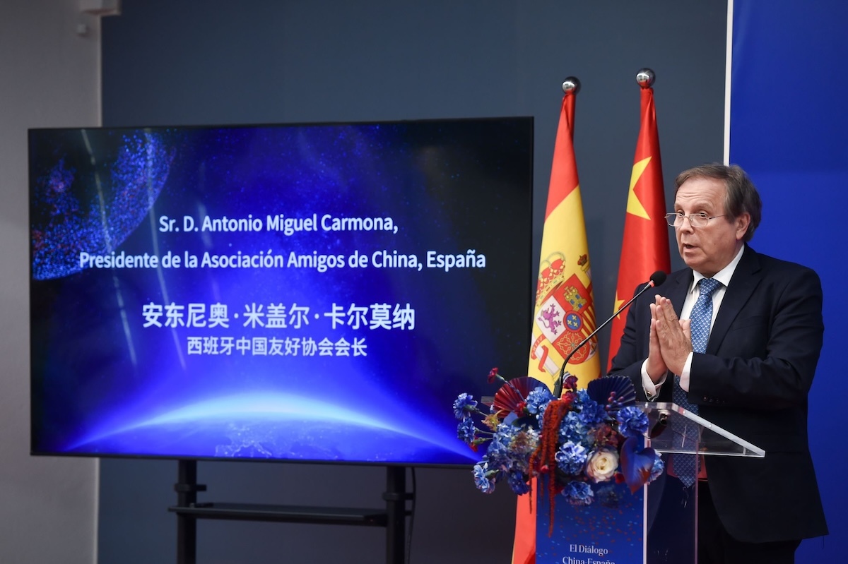Antonio Miguel Carmona chibna