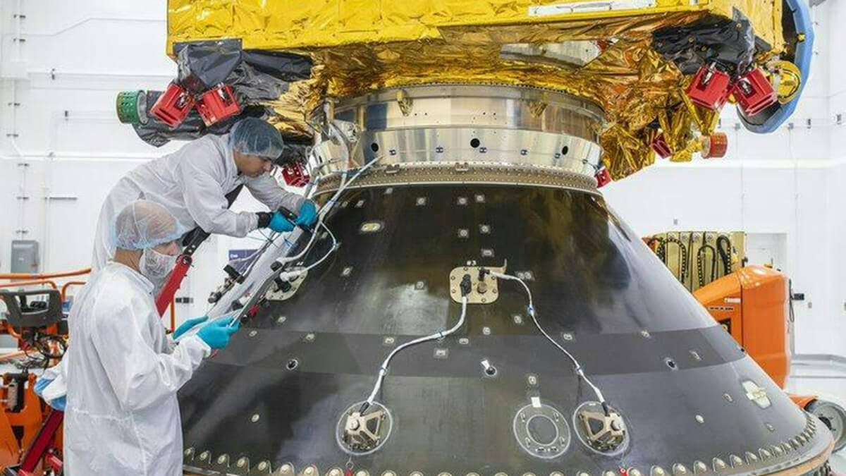 La compañía española ha incrementado mucho su contribución a los cohetes norteamericanos. El adaptador de carga está en la parte inferior de la imagen, sujetando al satélite que está firmemente posicionado arriba - PHOTO/SpaceX