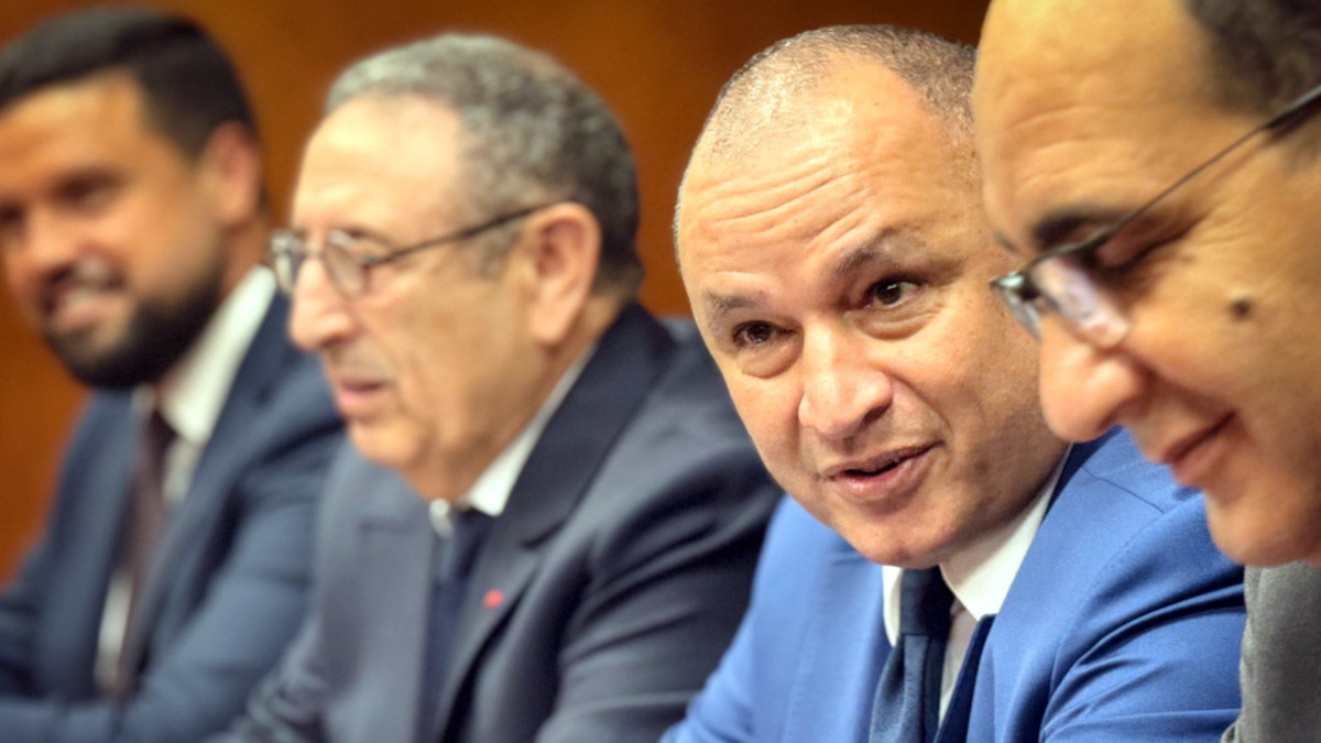 Ryad Mezzour, ministro de Industria y Comercio de Marruecos junto a Youssef Al-Amrani, embajador de Marruecos en Estados Unidos <strong>- PHOTO/X/@State_E</strong>