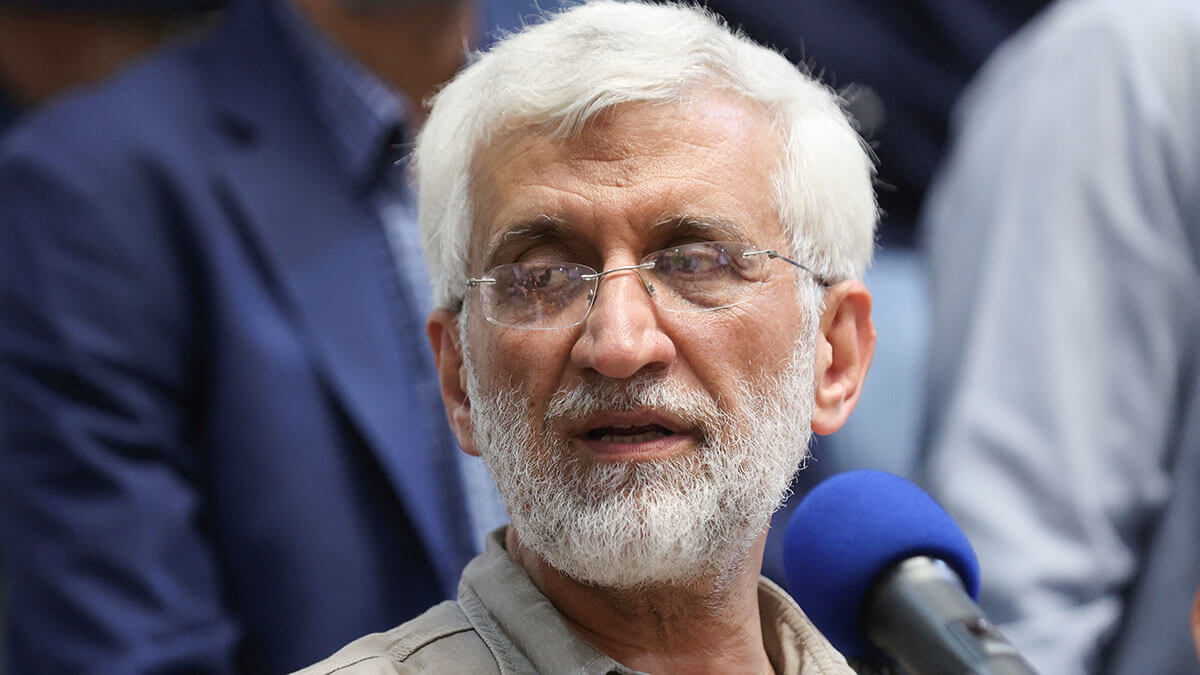 El candidato presidencial iraní Saeed Jalili habla durante un evento de campaña en Teherán, Irán, el 30 de junio de 2024 - WANA/MAJID ASGARIPOUR via REUTERS