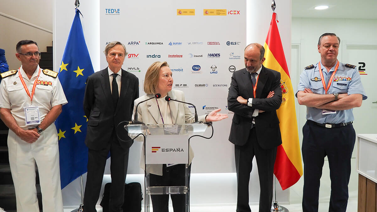 Las autoridades españolas refuerzan con su presencia la asistencia de las industrias españolas a salones de defensa. Así lo ha hecho la secretaria de Estado, Amparo Valcarce, en su visita en junio a Eurosatory de París - PHOTO/TEDAE