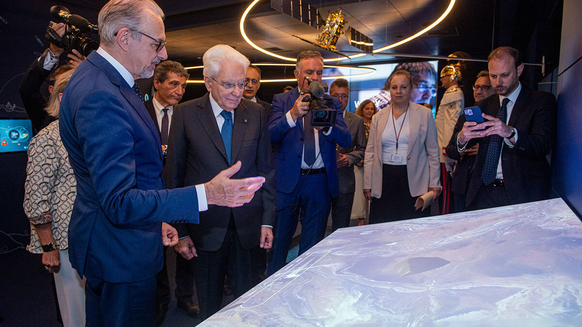 El director de la ESA, Josef Aschbacher, estará rodeado el 9 de julio por numerosos invitados de la Comisión Europea y de países miembros. En imagen, con el presidente de Italia, Sergio Mattarella - PHOTO/ESA