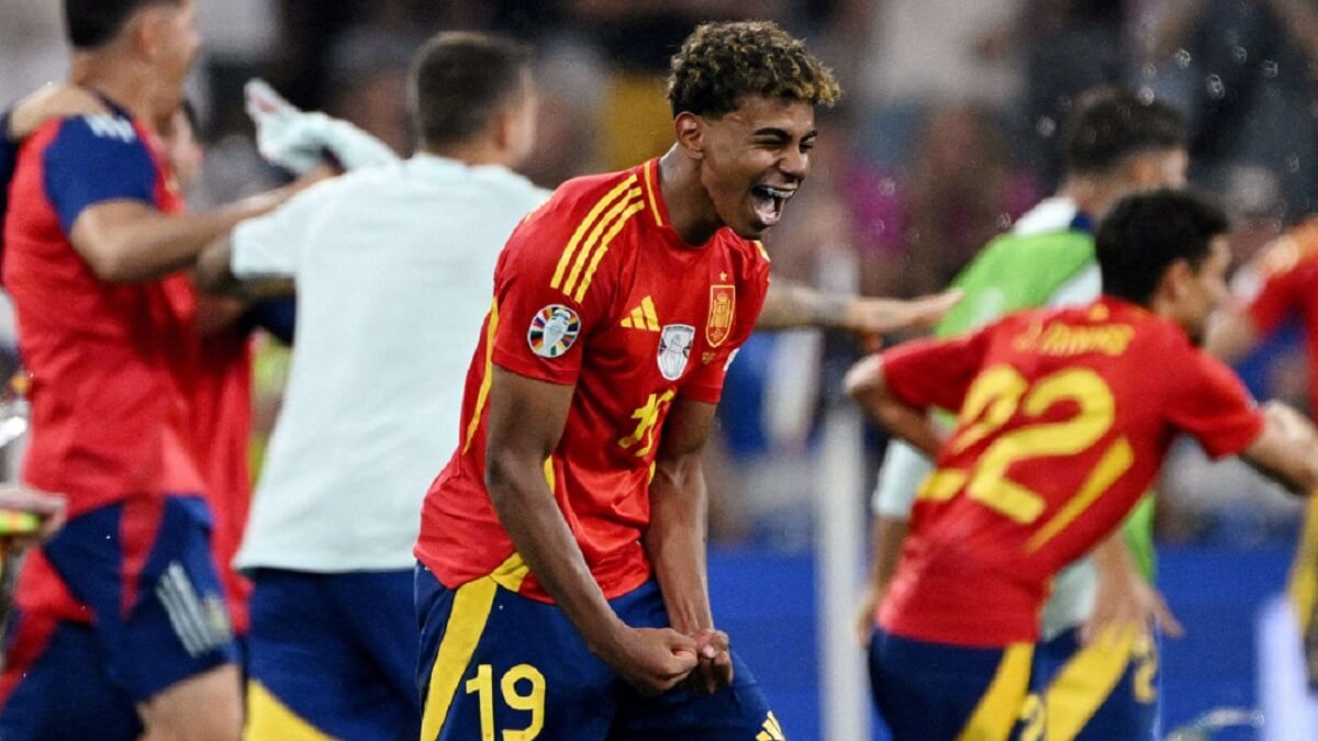 Imagen de Lamine Yamal en el partido entre España y Francia de la Eurocopa de Alemania - PHOTO/AFP/MIGUEL MEDINA