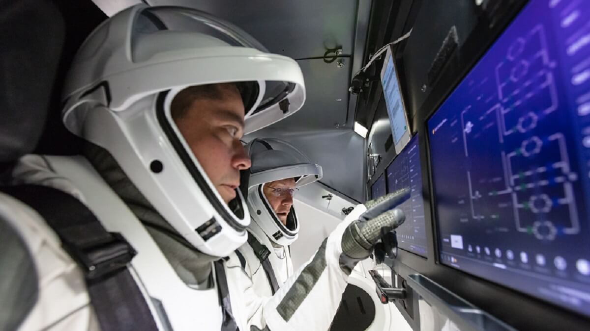 Ni la NASA ni las compañías comerciales que trasladan astronautas a la ISS pueden volver a confiar en el Falcón 9 hasta que acredite de nuevo un número suficiente de vuelos sin personas a bordo - PHOTO/NASA 