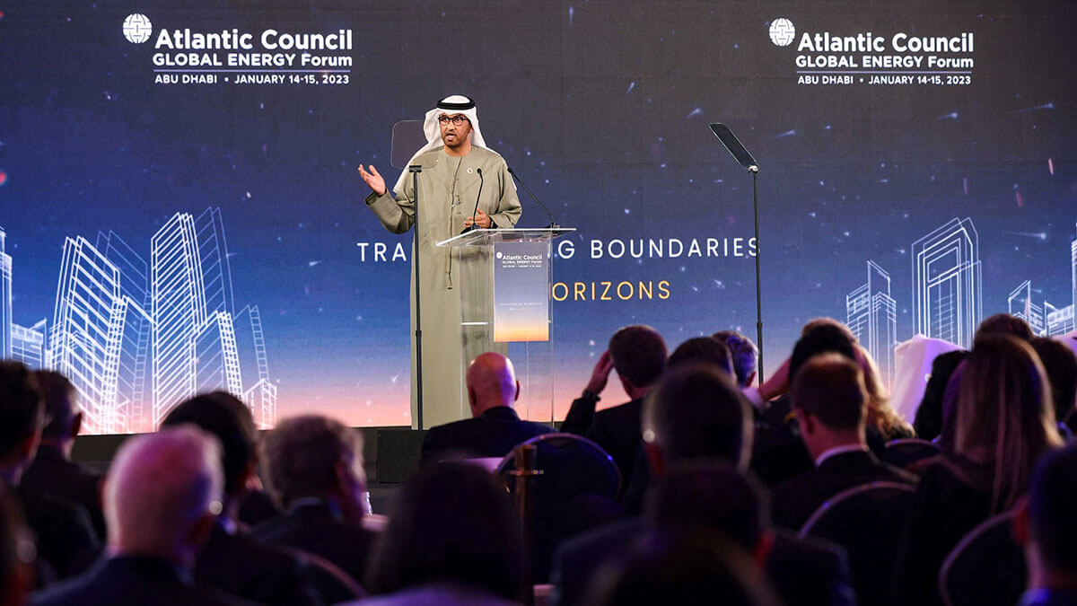 <p>El ministro de Estado y director ejecutivo de la Compañía Nacional de Petróleo de Abu Dabi (ADNOC), Sultan Ahmed al-Jaber, se dirige al público en la sesión inaugural del Foro Global de Energía del Consejo Atlántico, en la capital, Abu Dabi, el 14 de enero de 2023 Y OK - AFP/KARIM SAHIB</p>