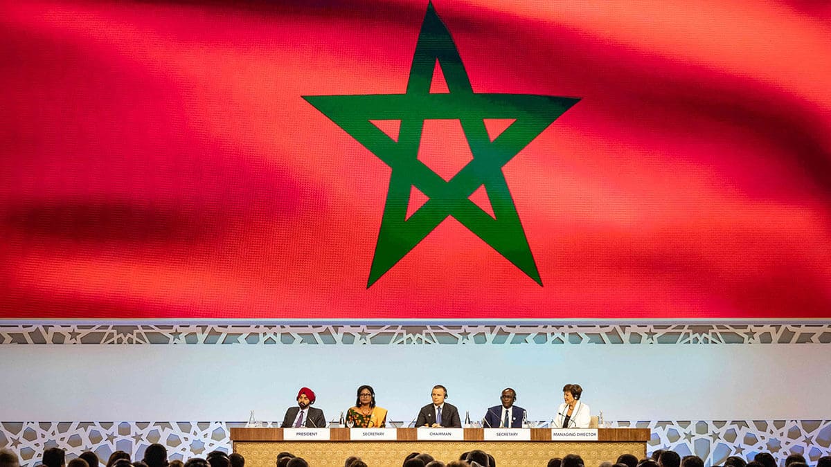 (De izq. a der.) Ajay Banga, presidente del Grupo del Banco Mundial, Sergii Marchenko, presidente de las Reuniones Anuales de 2023 y ministro de Finanzas de Ucrania, y Kristalina Georgieva, directora gerente del Fondo Monetario Internacional, participan en la reunión anual del Fondo Monetario Internacional (FMI) y el Grupo del Banco Mundial (GBM), en Marrakech el 13 de octubre de 2023 - AFP/FADEL SENNA