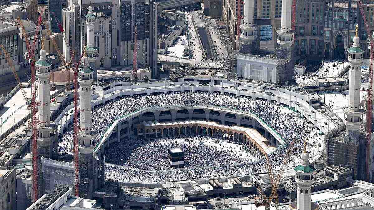 Vista aérea muestra la Gran Mezquita de La Meca con la Kaaba, el lugar más sagrado del Islam, en el centro el 17 de junio de 2024, durante la peregrinación anual del hajj - AFP/FADEL SENNA