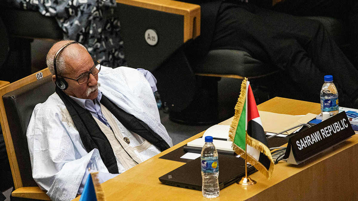 <p>El presidente de la autoproclamada República Árabe Saharaui Democrática, Brahi Ghali, asiste a la 37ª sesión ordinaria de la Asamblea de la Unión Africana (UA) en la sede de la UA en Adís Abeba el 17 de febrero de 2024 - AFP/MICHELE SPATARI</p>