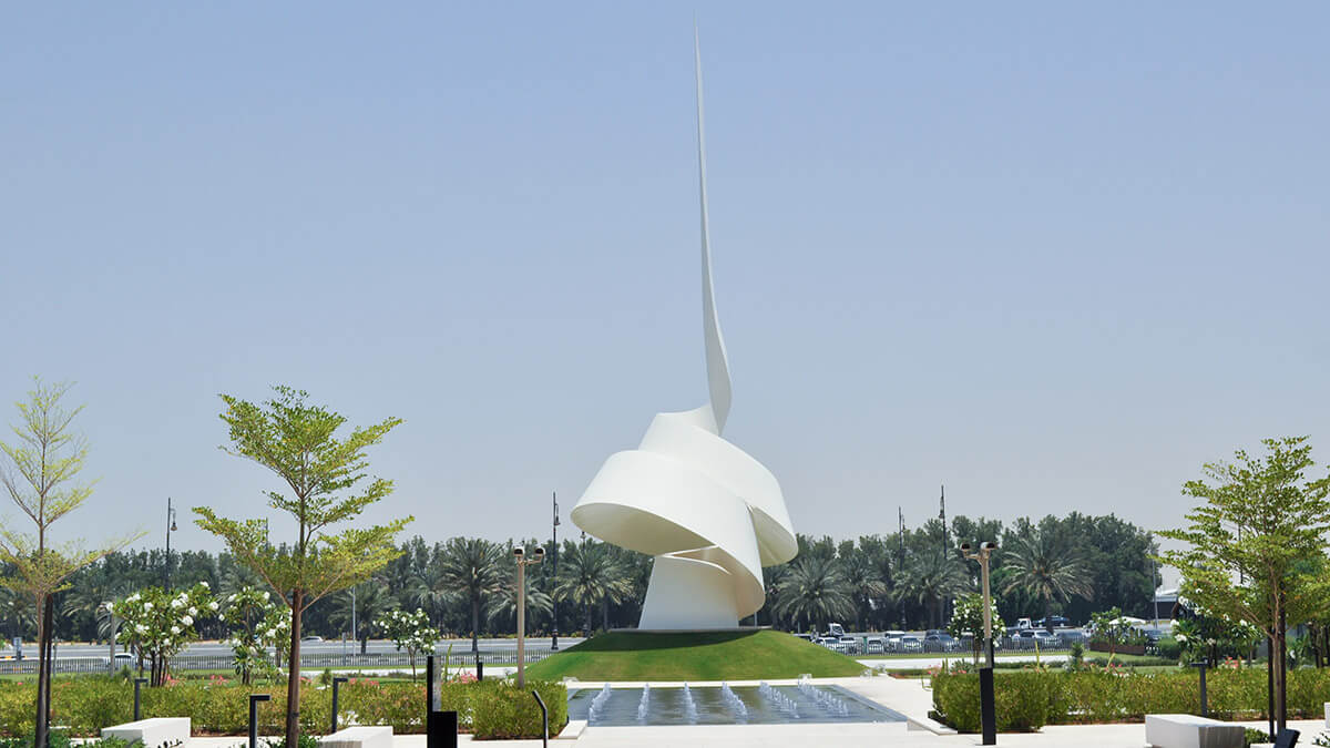 The Scroll, (Pergamino), obra del artista de origen indobritánico Gerry Judah - PHOTO/ATALAYAR