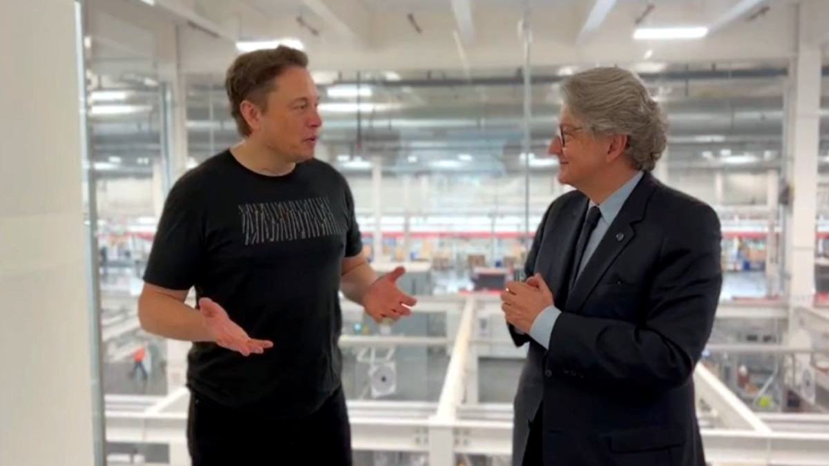 Elon Musk ha vuelto a dejar sorprendidos a sus más firmes competidores de Estados Unidos, China y Europa. En imagen con el comisario europeo responsable de industria espacial, Thierry Breton - PHOTO/EU-Thierry BretonX