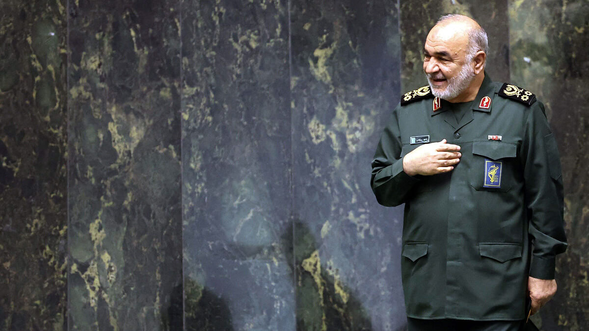 El jefe del Cuerpo de la Guardia Revolucionaria Islámica (CGRI), general Hossein Salami, llega a la toma de posesión del nuevo presidente iraní en el parlamento en Teherán, el 30 de julio de 2024 - PHOTO/AFP