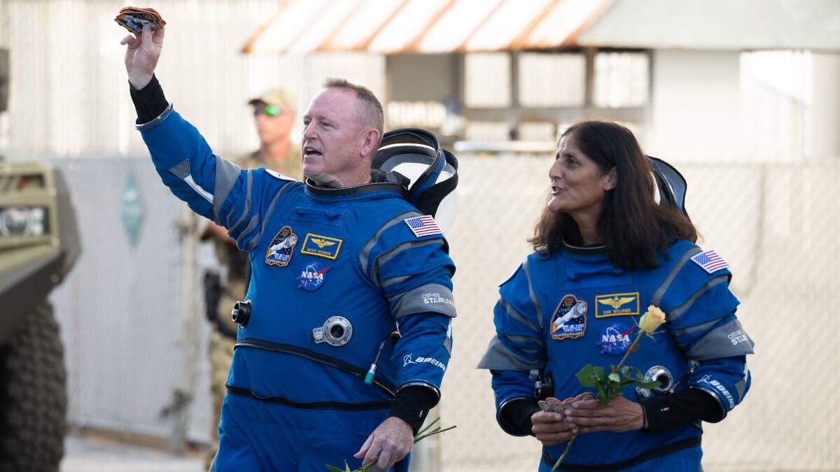 Cinco de los 28 impulsores del sistema de propulsión de la capsula Starliner fallaron al intentar fijarse en la ISS, un problema que pone en riesgo la seguridad de sus tripulantes en su retorno a la Tierra - PHOTO/NASA