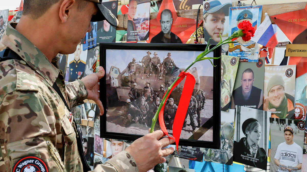 REUTERS/YULIA MOROZOVA - Ceremonia conmemorativa celebrada para rendir homenaje a los combatientes de Wagner, que fueron asesinados recientemente en Mali por rebeldes tuareg del norte, en el centro de Moscú, Rusia, el 4 de agosto de 2024