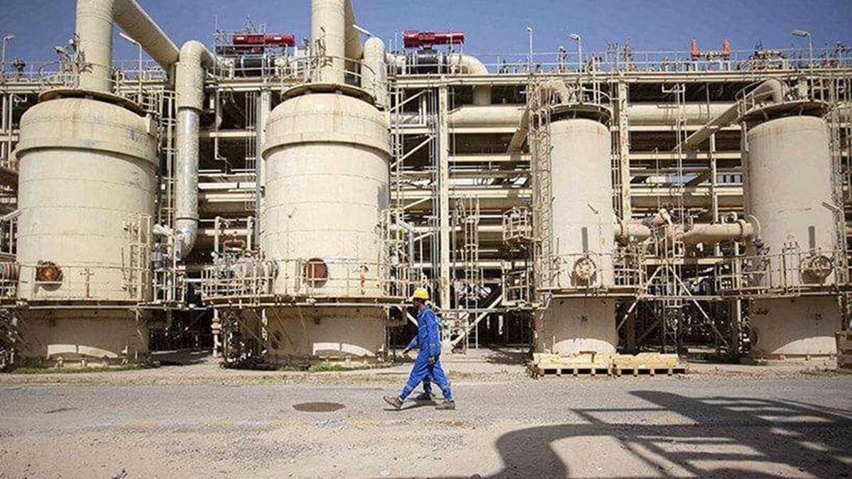 Campo petrolífero de Rumaylah, cerca de la ciudad portuaria de Basora, en el sur de Irak - AFP/HUSSEIN FALEN