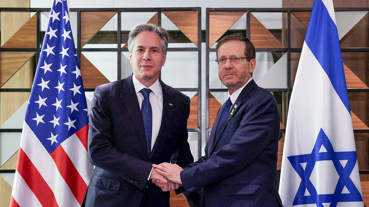 <p>El secretario de Estado de Estados Unidos, Antony Blinken, se reúne con el presidente de Israel, Isaac Herzog, en Tel Aviv, Israel, el 19 de agosto de 2024 - REUTERS/ KEVIN MOHATT</p>
