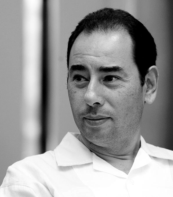 El escrtitor, columnista y promotor cultural egipcio Khaled Al Khamissi - PHOTO/ https://es.wikipedia.org/wiki/Khaled_Al_Khamissi