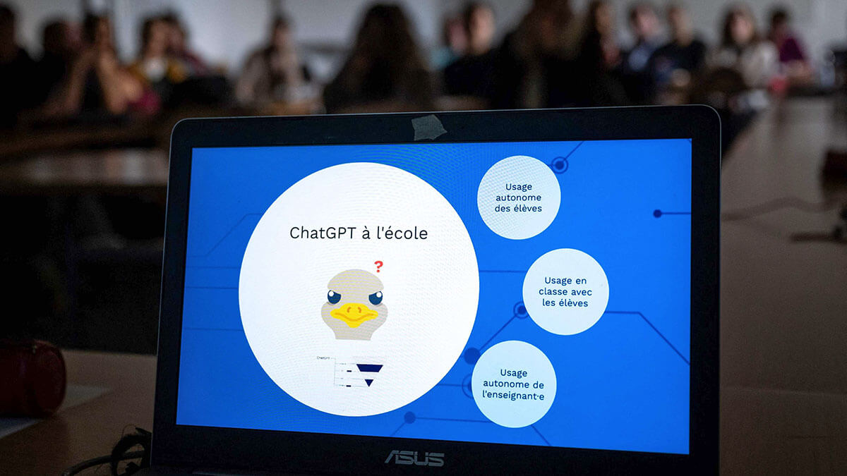 <p>Computadora portátil durante un taller sobre el bot ChatGPT - AFP/FABRICE COFFRINI</p>