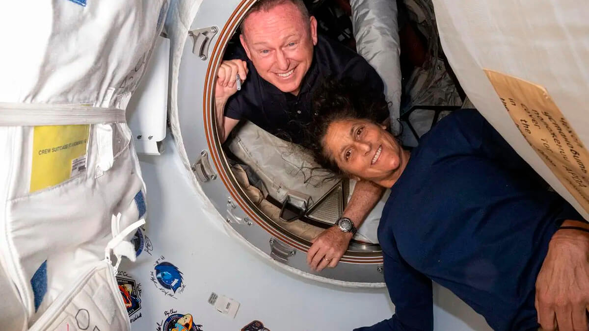 Butch Wilmore y Sunita Williams llegaron a la ISS a principios de junio para una estancia de ocho días y verán prolongada su presencia en el complejo orbital hasta finales de febrero con buen humor- PHOTO/NASA 
