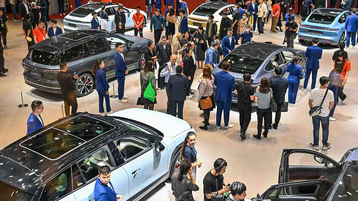 Stand del fabricante multinacional chino de automóviles eléctricos Nio durante la 20ª Exposición Internacional de la Industria Automotriz de Shanghái - AFP/HECTOR RETAMAL