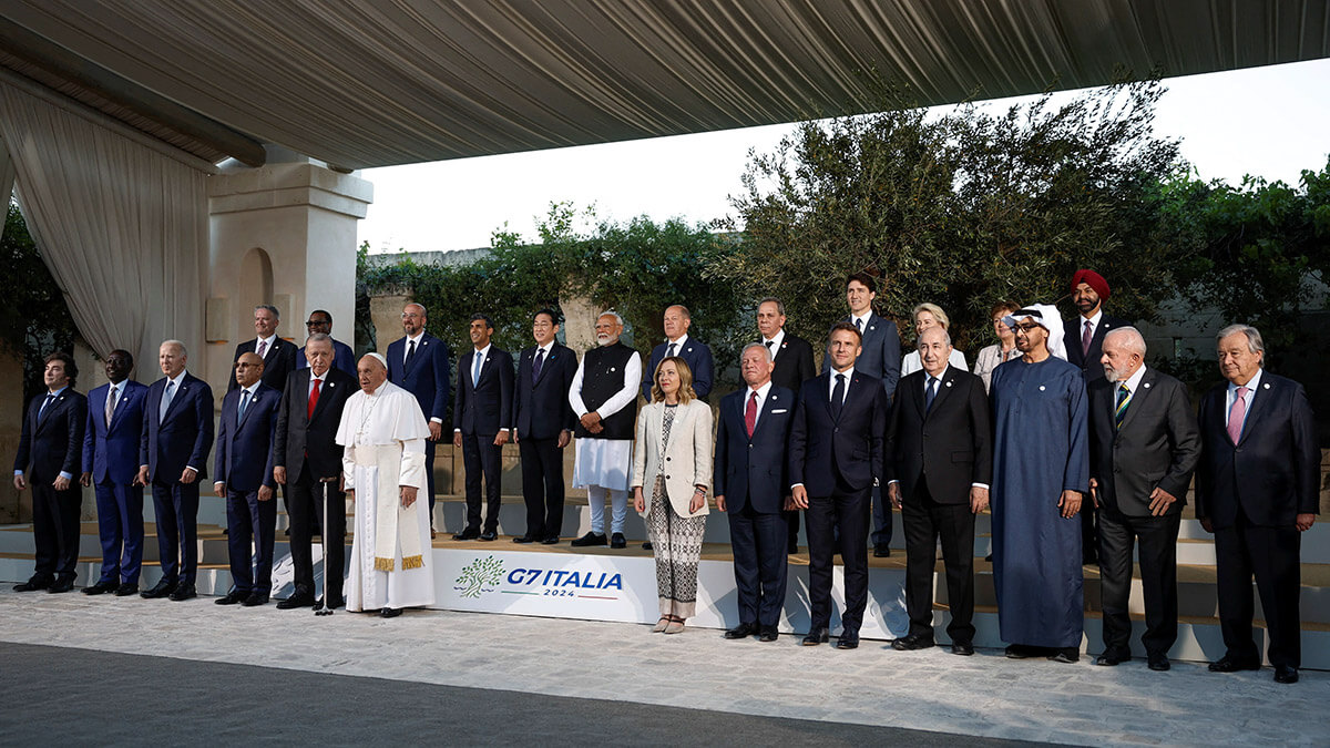 Foto de familia en el segundo día de la cumbre del G7 en Borgo Complejo Egnazia, en Savelletri, Italia 14 de junio de 2024 - REUTERS/LOUISA GOULIAMAKI