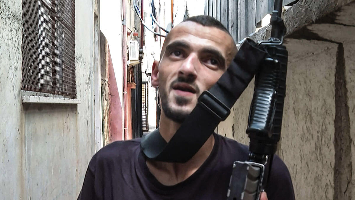<p>Muhammad Jabber, un comandante de la rama del campo de refugiados de Nur Shams de las Brigadas Al-Quds en Tulkarem, a quien el grupo militante palestino Yihad Islámica confirmó el 29 de agosto de 2024 como asesinado en una operación militar israelí a - AFP/ SALEH HAMAD </p>