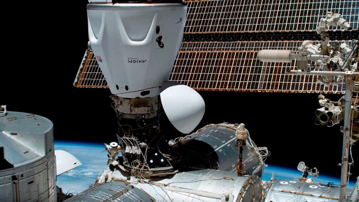 La misión Ax-4 llegará en la primavera de 2025 en una astronave Crew Dragon de SpaceX a la ISS. Viajarán astronautas de Hungría, Polonia e India bajo el mando de Peggy Whitson, veterana de la NASA - PHOTO/NASA